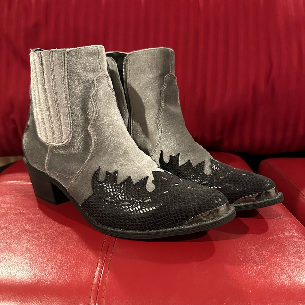 Coconuts by Matisse «Wolf » booties silver/black